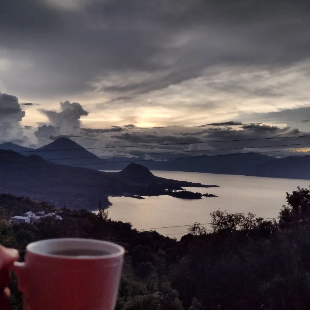 Vista panorámica del Lago Atitlán